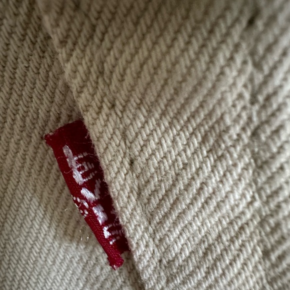 Y2K Vintage Levi’s 550 Relaxed Fit 34 Waist 10” Tan Denim Shorts VG Unisex fit - Picture 3 of 13